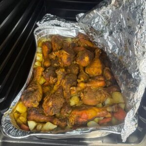 Curry Chicken Dinner Plate <br>(1 meat + 2 sides + bread)
