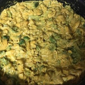 Curry Chicken, Cheese & Broccoli Dinner Plate (Salad + bread)